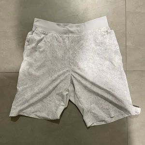 Lululemon T.H.E short white marble Size:S